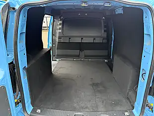 Used 2022 Volkswagen Caddy Commerce Blue - Interior and Exterior details 16