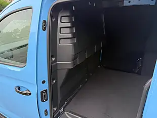 Used 2022 Volkswagen Caddy Commerce Blue - Interior and Exterior details 17