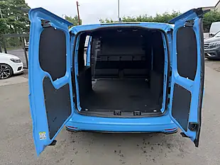 Used 2022 Volkswagen Caddy Commerce Blue - Interior and Exterior details 4