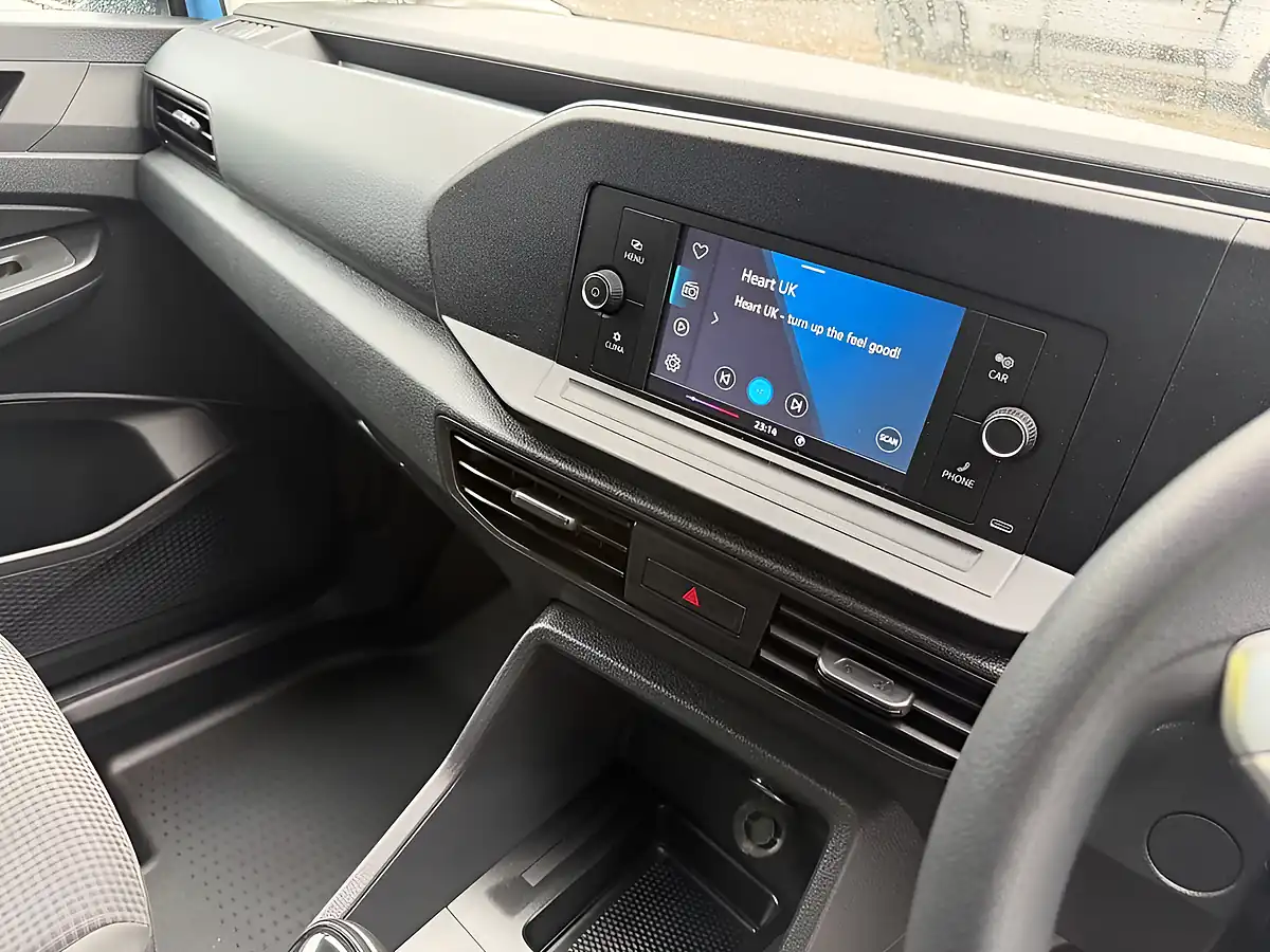 Used 2022 Volkswagen Caddy Commerce Blue - Interior and Exterior details 6