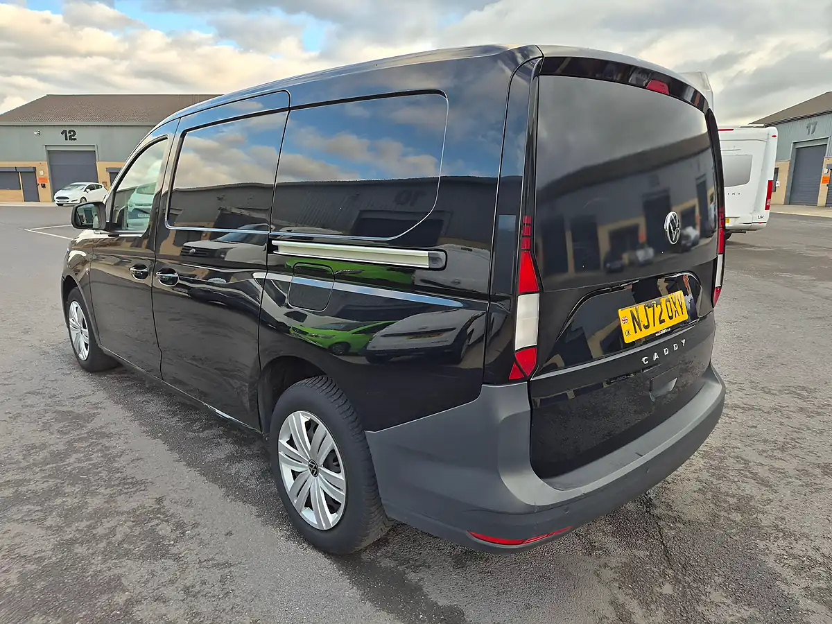 Used 2022 Volkswagen Caddy Maxi Commerce Lwb Black - Interior and Exterior details 16
