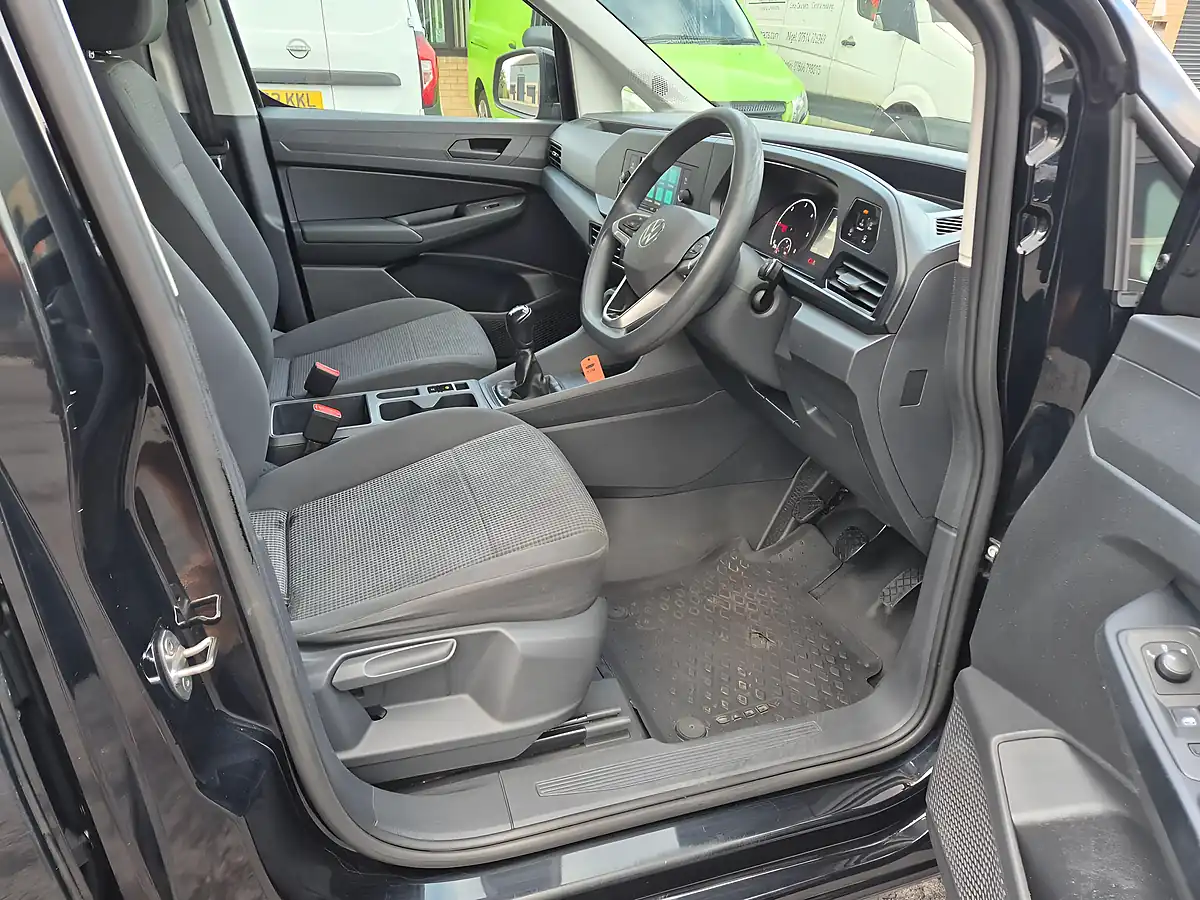 Used 2022 Volkswagen Caddy Maxi Commerce Lwb Black - Interior and Exterior details 2