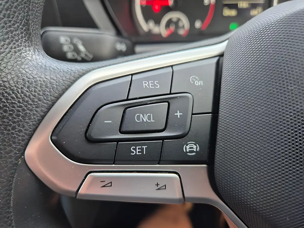 Used 2022 Volkswagen Caddy Maxi Commerce Lwb Black - Interior and Exterior details 6