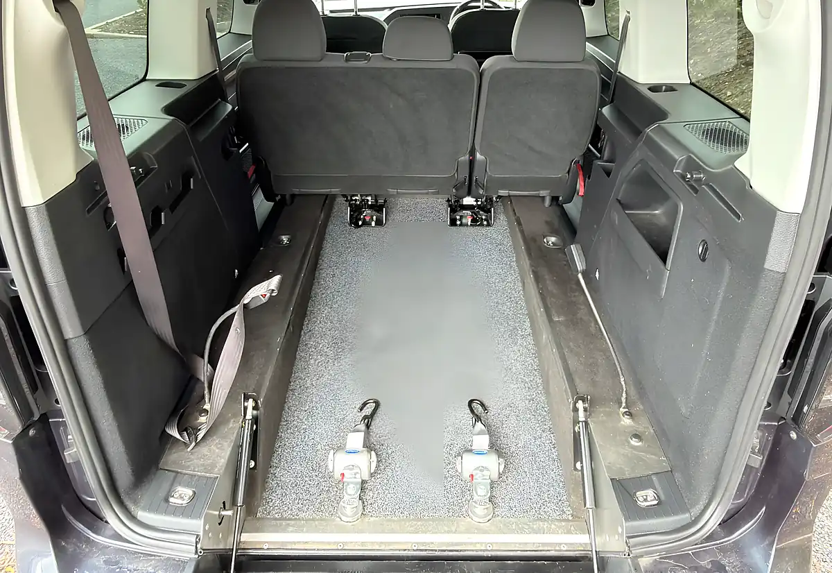 Used 2022 Volkswagen Caddy Maxi Life Blue - Interior and Exterior details 7