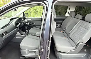 Used 2022 Volkswagen Caddy Maxi Life Blue - Interior and Exterior details 9