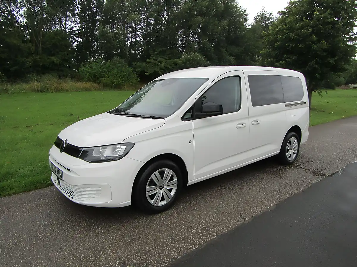 Used 2022 Volkswagen Caddy Maxi Life C20 White - Interior and Exterior details 3