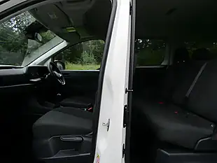 Used 2022 Volkswagen Caddy Maxi Life C20 White - Interior and Exterior details 6
