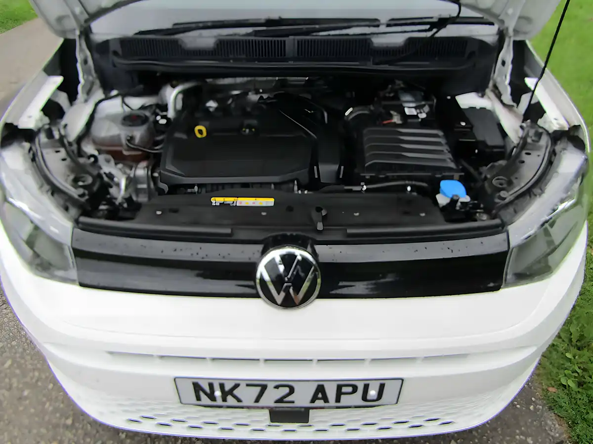 Used 2022 Volkswagen Caddy Maxi Life C20 White - Interior and Exterior details 8
