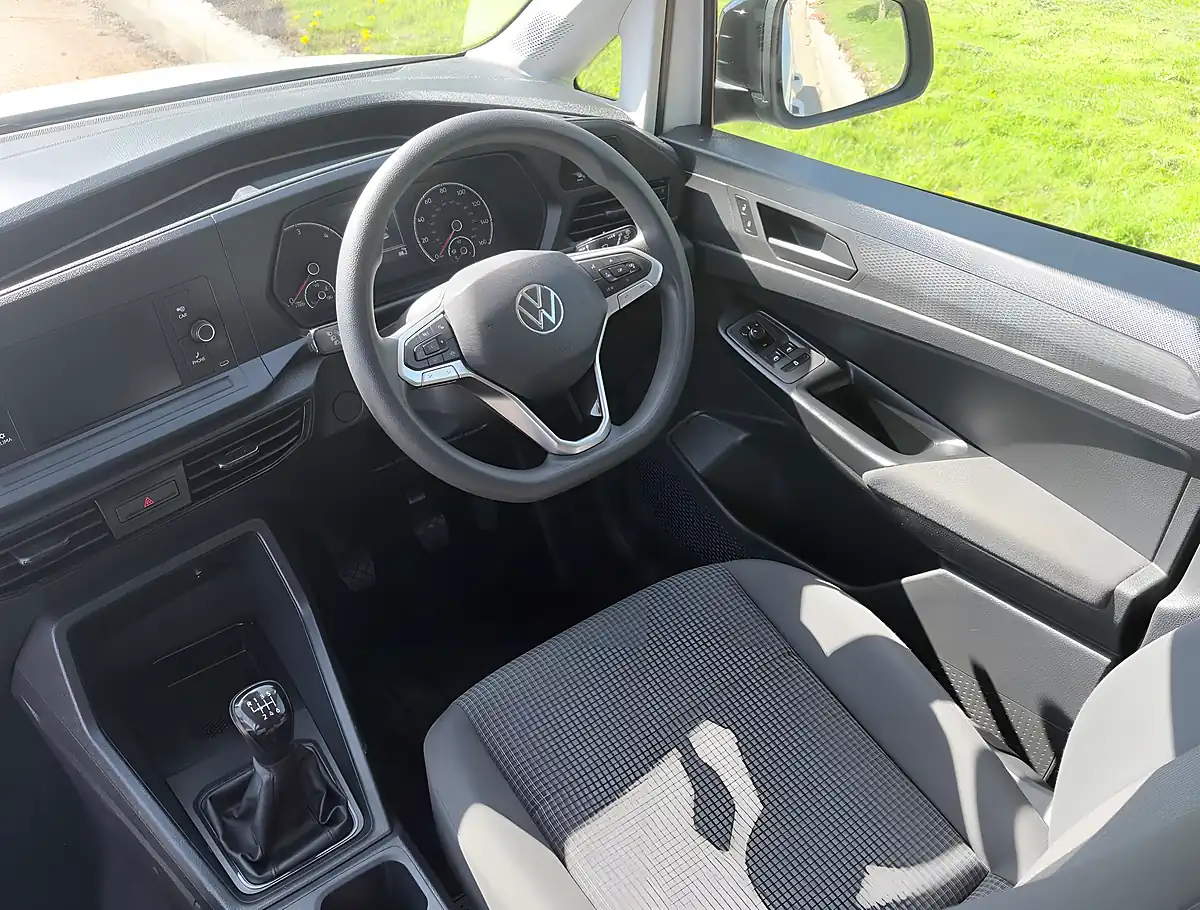 Used 2022 Volkswagen Caddy Maxi Life Maxi Life C20 White - Interior and Exterior details 10