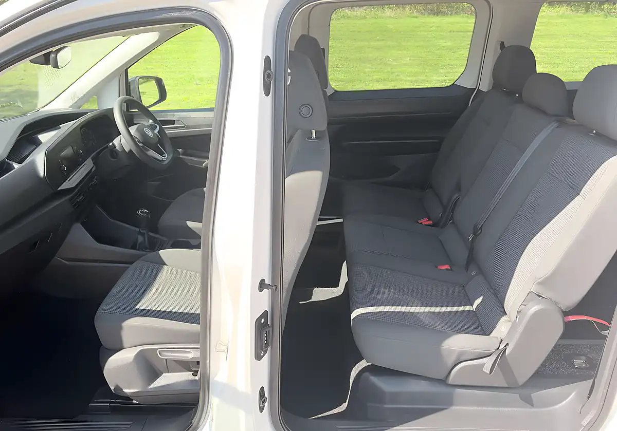 Used 2022 Volkswagen Caddy Maxi Life Maxi Life C20 White - Interior and Exterior details 9