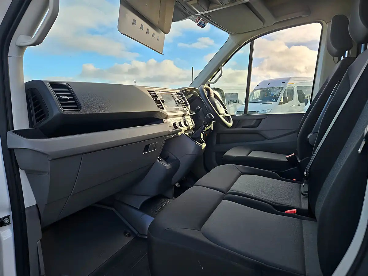 Used 2022 Volkswagen Crafter Cr 35 Trendline White - Interior and Exterior details 11