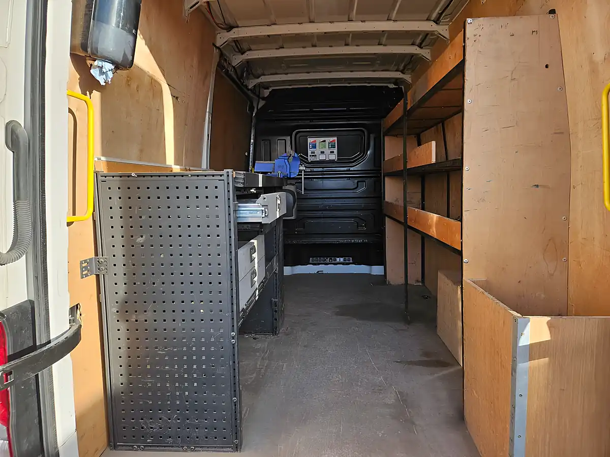 Used 2022 Volkswagen Crafter Cr 35 Trendline White - Interior and Exterior details 9