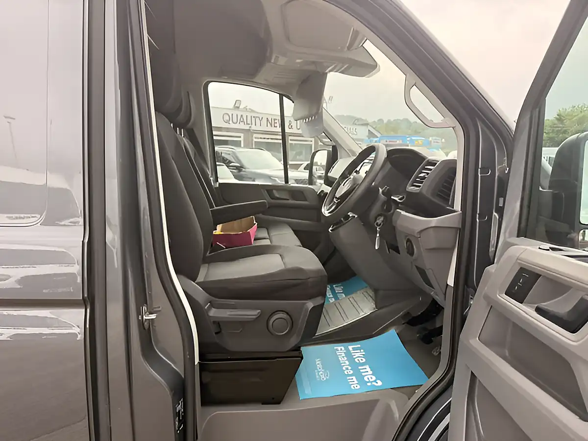 Used 2022 Volkswagen Crafter CR35 Trendline Grey - Interior and Exterior details 14