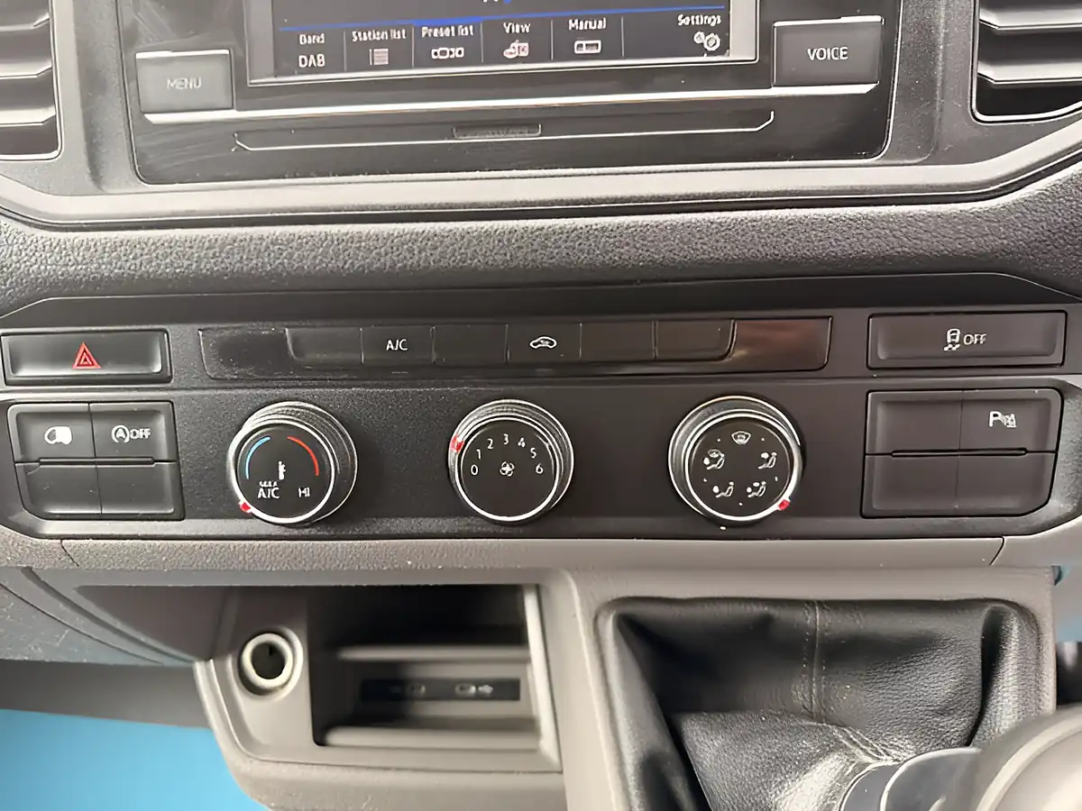 Used 2022 Volkswagen Crafter CR35 Trendline Grey - Interior and Exterior details 17