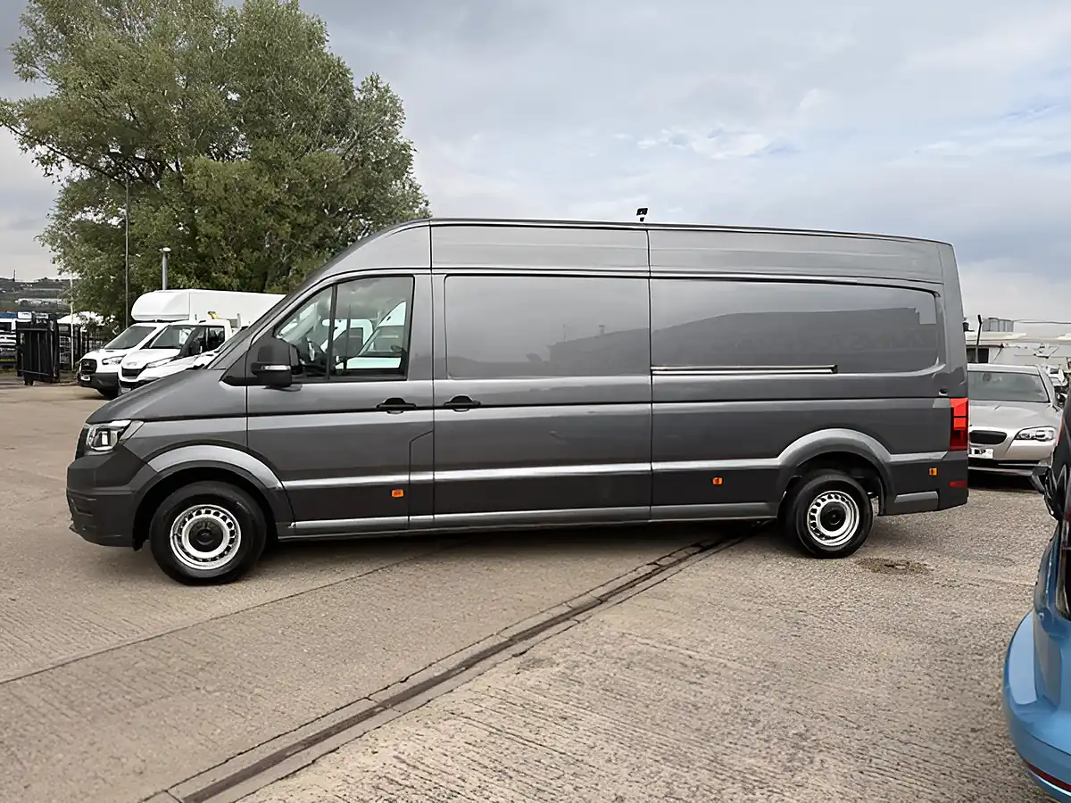 Used 2022 Volkswagen Crafter CR35 Trendline Grey - Interior and Exterior details 6