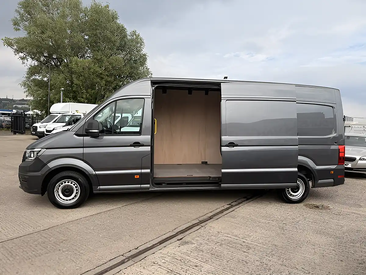 Used 2022 Volkswagen Crafter CR35 Trendline Grey - Interior and Exterior details 7