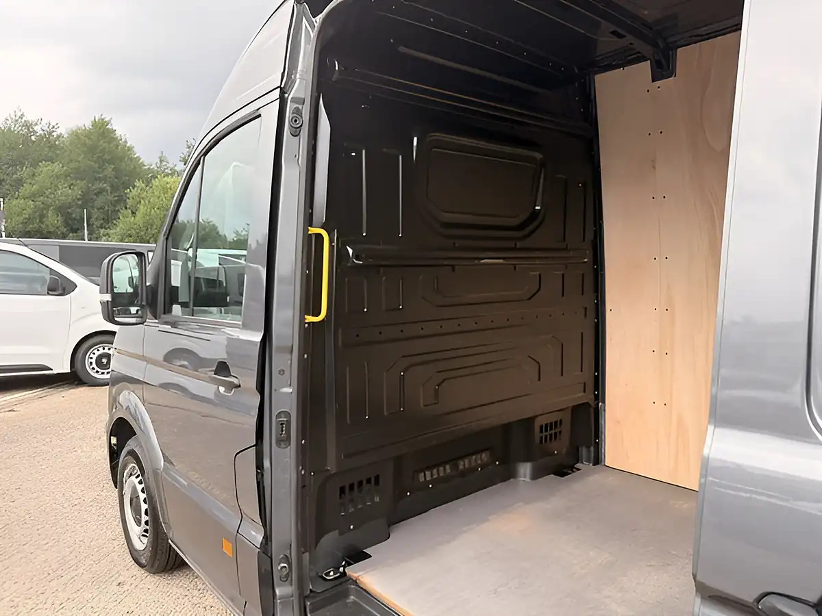 Used 2022 Volkswagen Crafter CR35 Trendline Grey - Interior and Exterior details 9