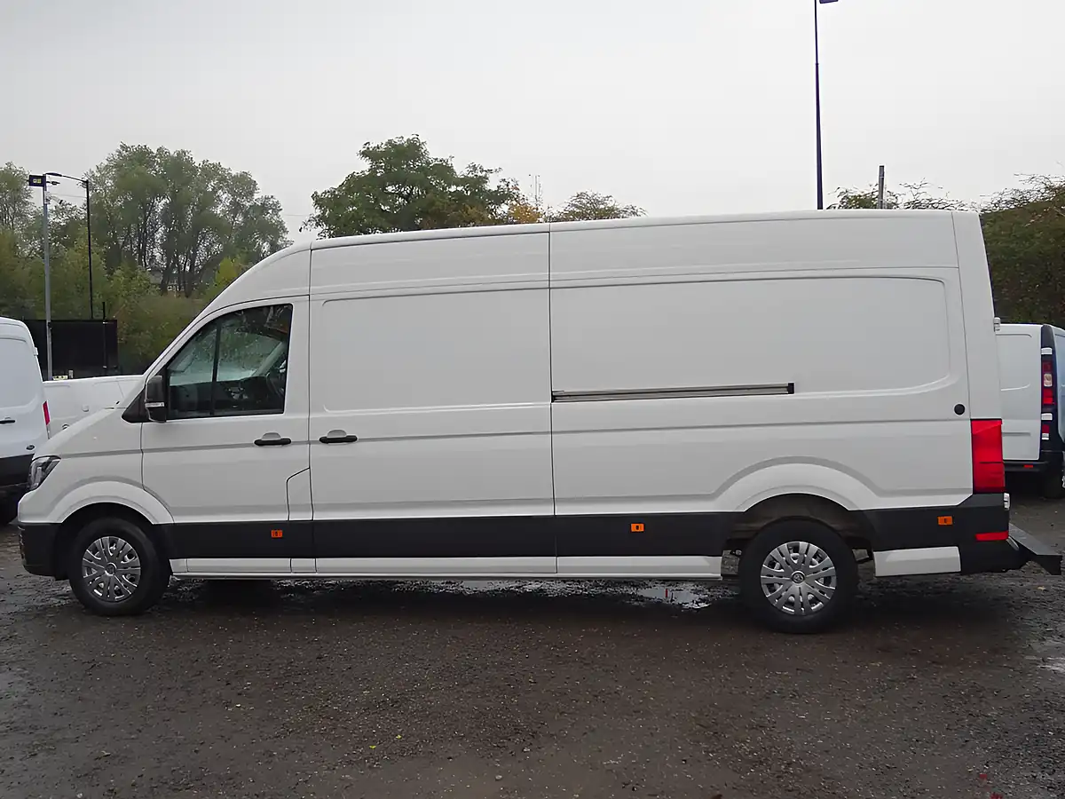 Used 2022 Volkswagen Crafter Lwb White - Interior and Exterior details 9
