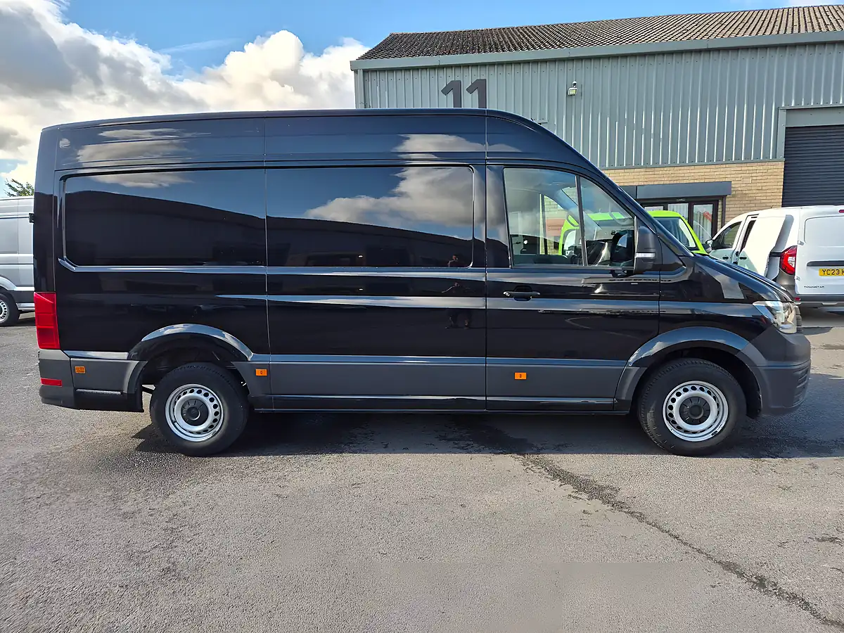 Used 2022 Volkswagen Crafter Startline Black - Interior and Exterior details 10