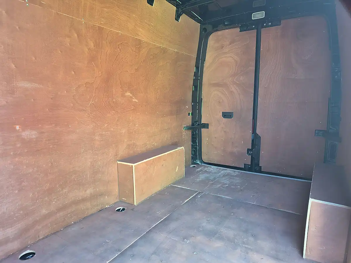 Used 2022 Volkswagen Crafter Startline Black - Interior and Exterior details 16