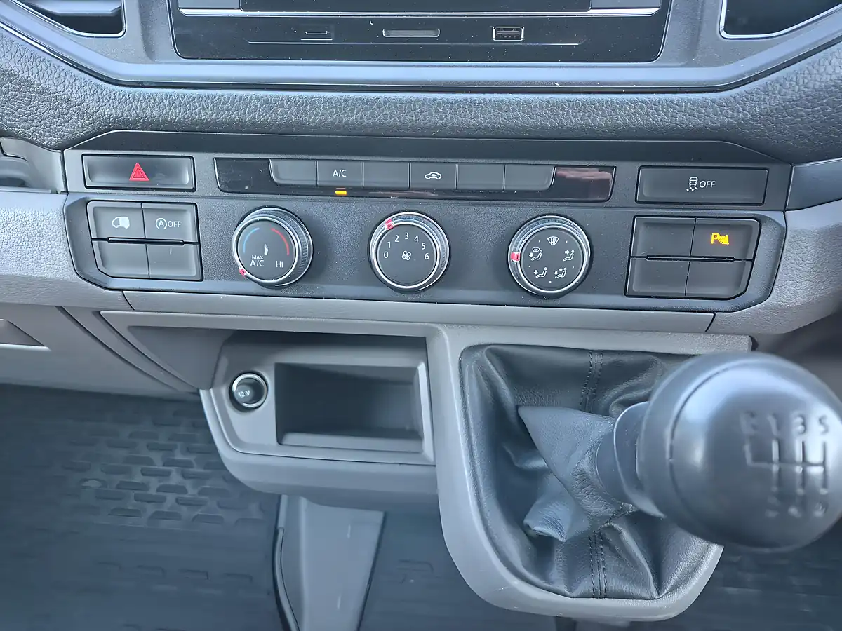 Used 2022 Volkswagen Crafter Startline Black - Interior and Exterior details 8