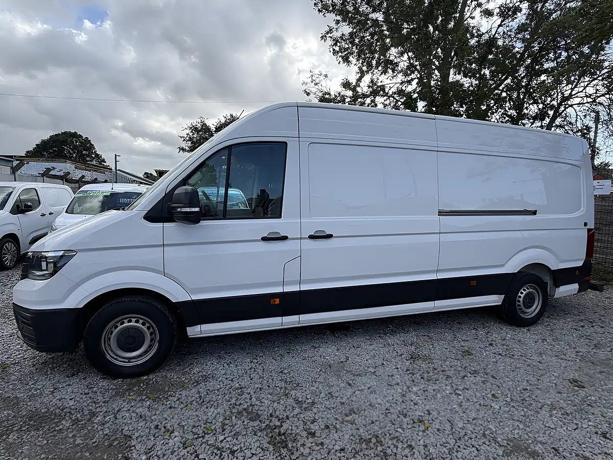 Used 2022 Volkswagen Crafter Startline Business White - Interior and Exterior details 6