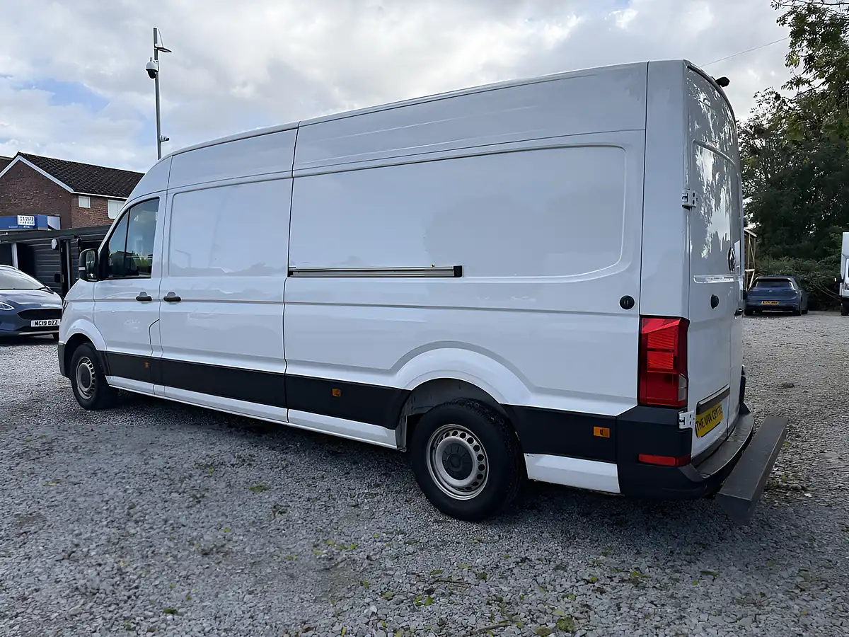 Used 2022 Volkswagen Crafter Startline Business White - Interior and Exterior details 8