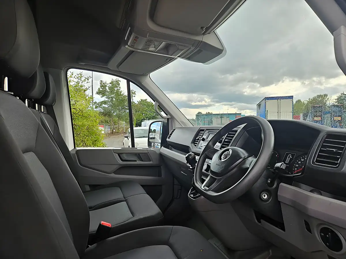 Used 2022 Volkswagen Crafter Startline White - Interior and Exterior details 12