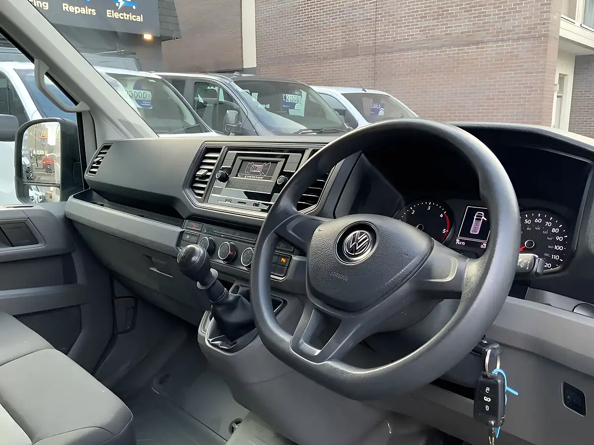 Used 2022 Volkswagen Crafter Startline White - Interior and Exterior details 13