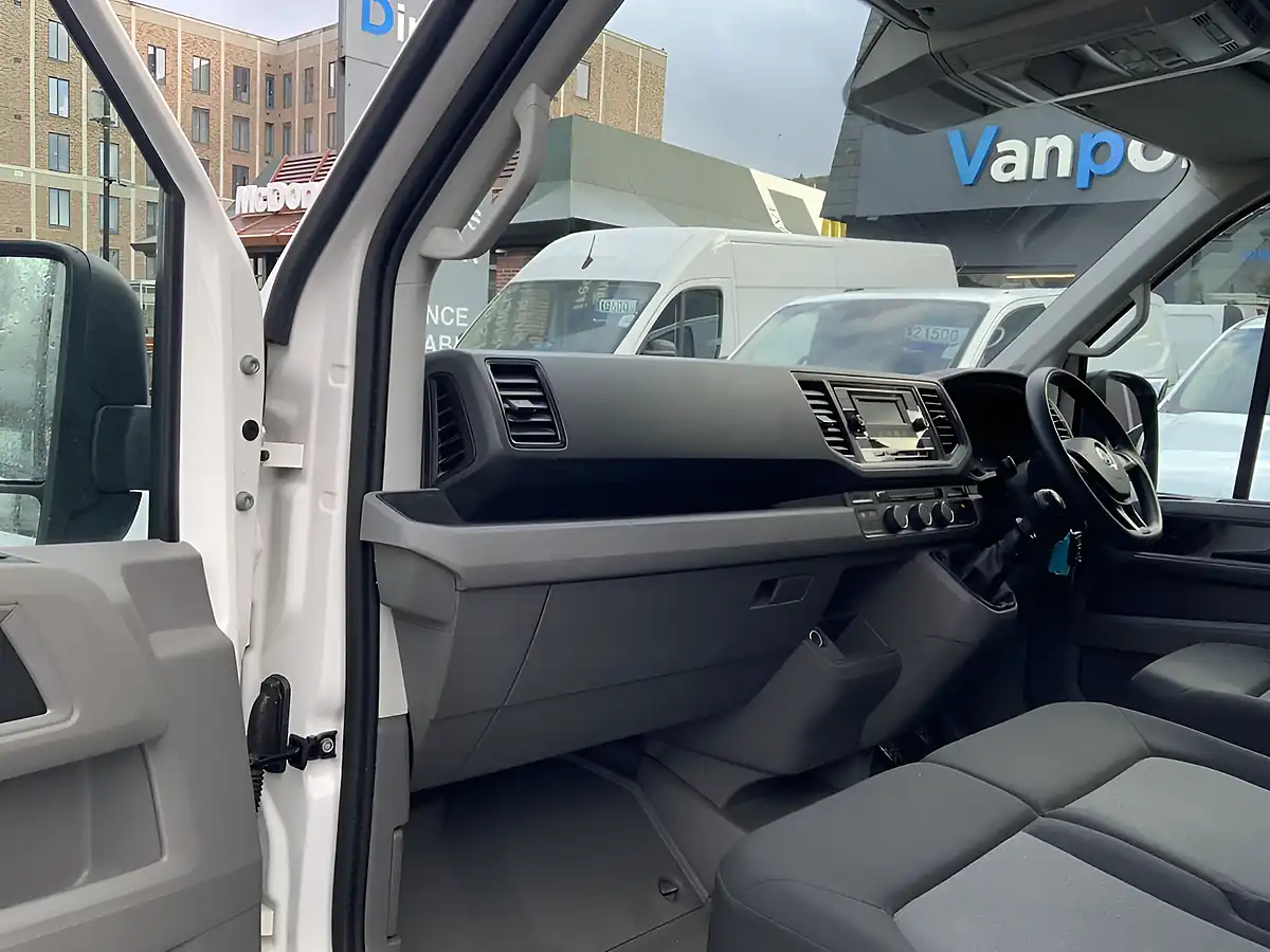 Used 2022 Volkswagen Crafter Startline White - Interior and Exterior details 14