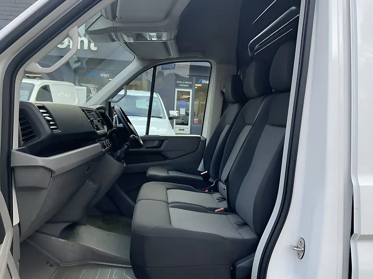Used 2022 Volkswagen Crafter Startline White - Interior and Exterior details 15