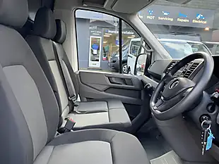 Used 2022 Volkswagen Crafter Startline White - Interior and Exterior details 16