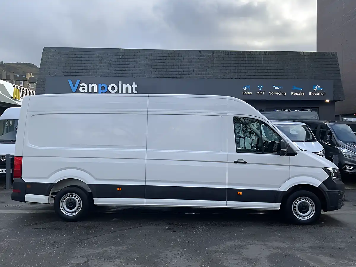 Used 2022 Volkswagen Crafter Startline White - Interior and Exterior details 7