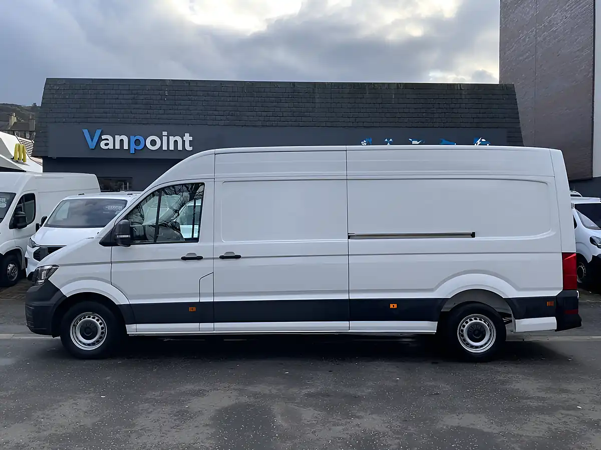 Used 2022 Volkswagen Crafter Startline White - Interior and Exterior details 8