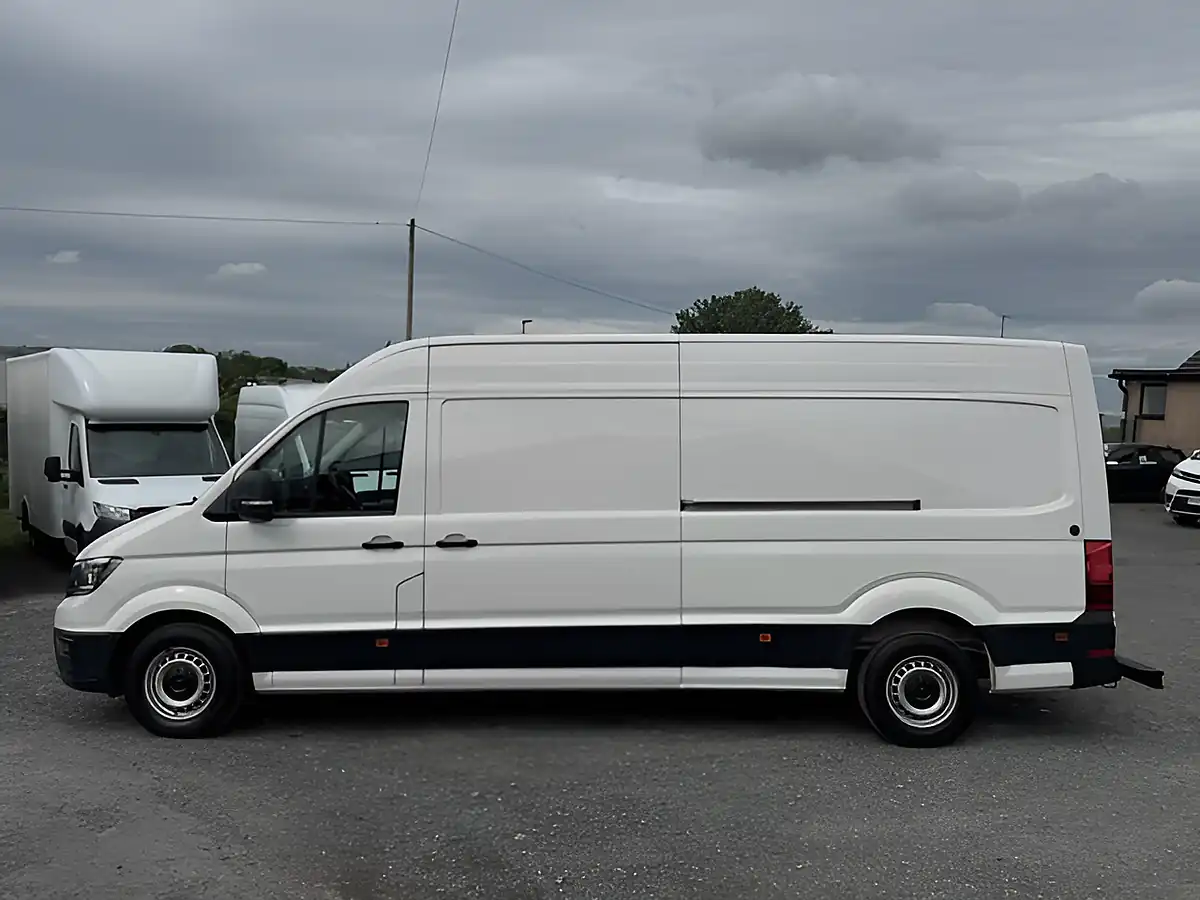 Used 2022 Volkswagen Crafter Startline White - Interior and Exterior details 4