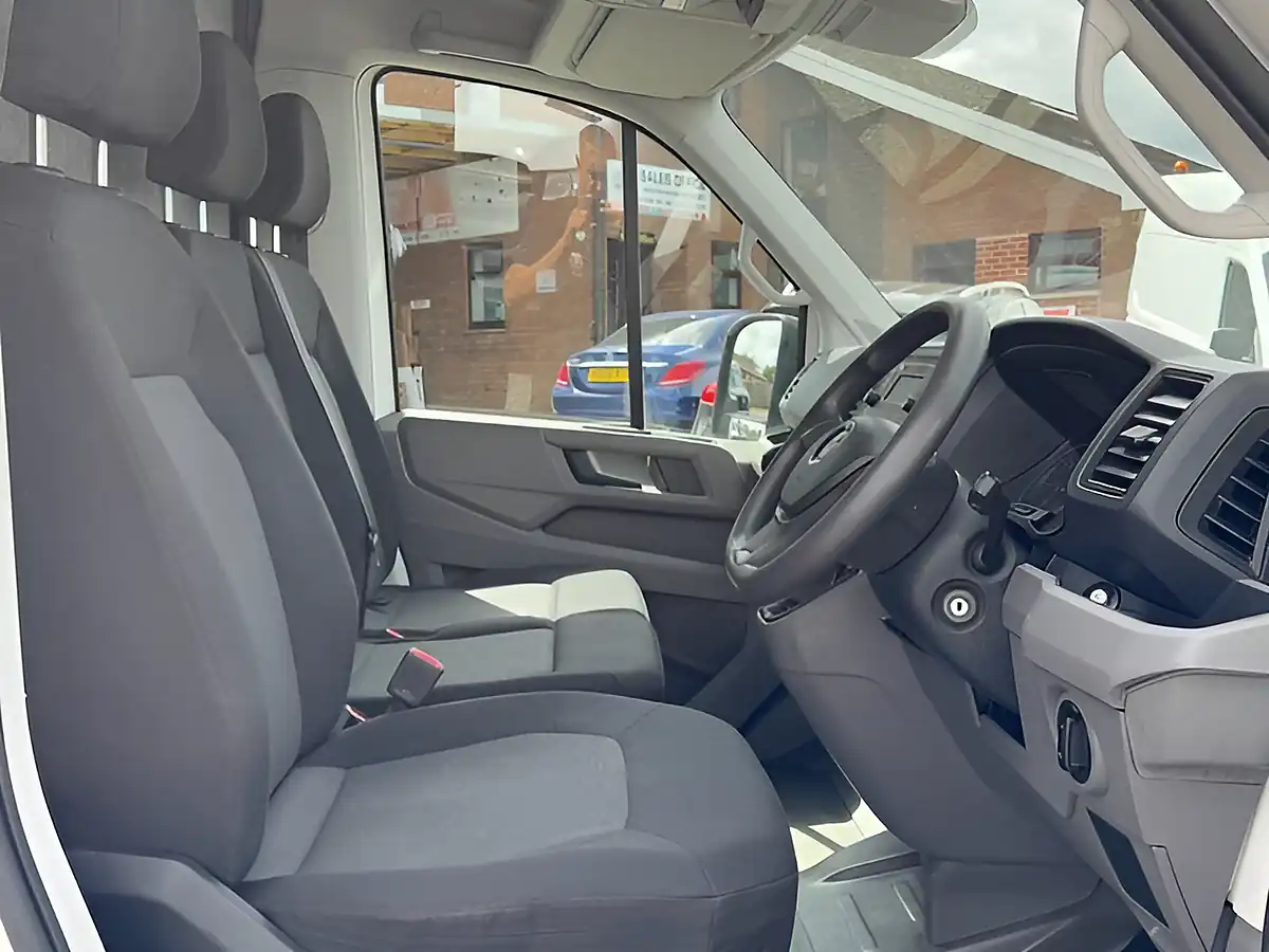 Used 2022 Volkswagen Crafter Startline White - Interior and Exterior details 8