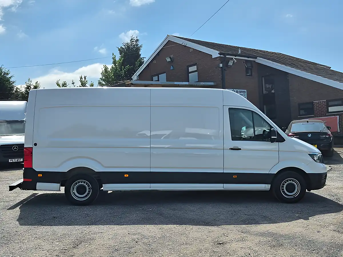 Used 2022 Volkswagen Crafter Startline White - Interior and Exterior details 6