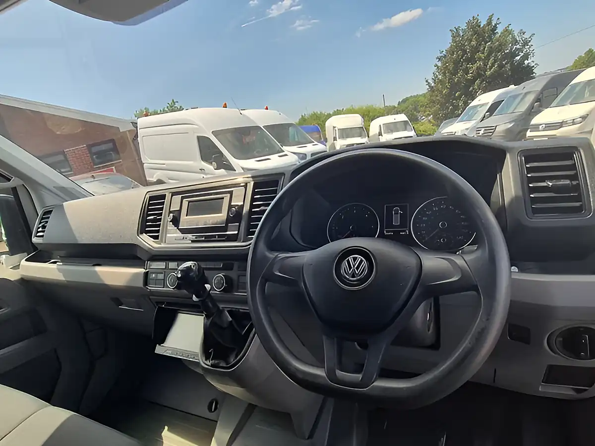 Used 2022 Volkswagen Crafter Startline White - Interior and Exterior details 8