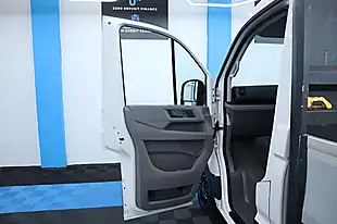 Used 2022 Volkswagen Crafter Startline White - Interior and Exterior details 14