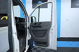 Used 2022 Volkswagen Crafter Startline White - Interior and Exterior details 15