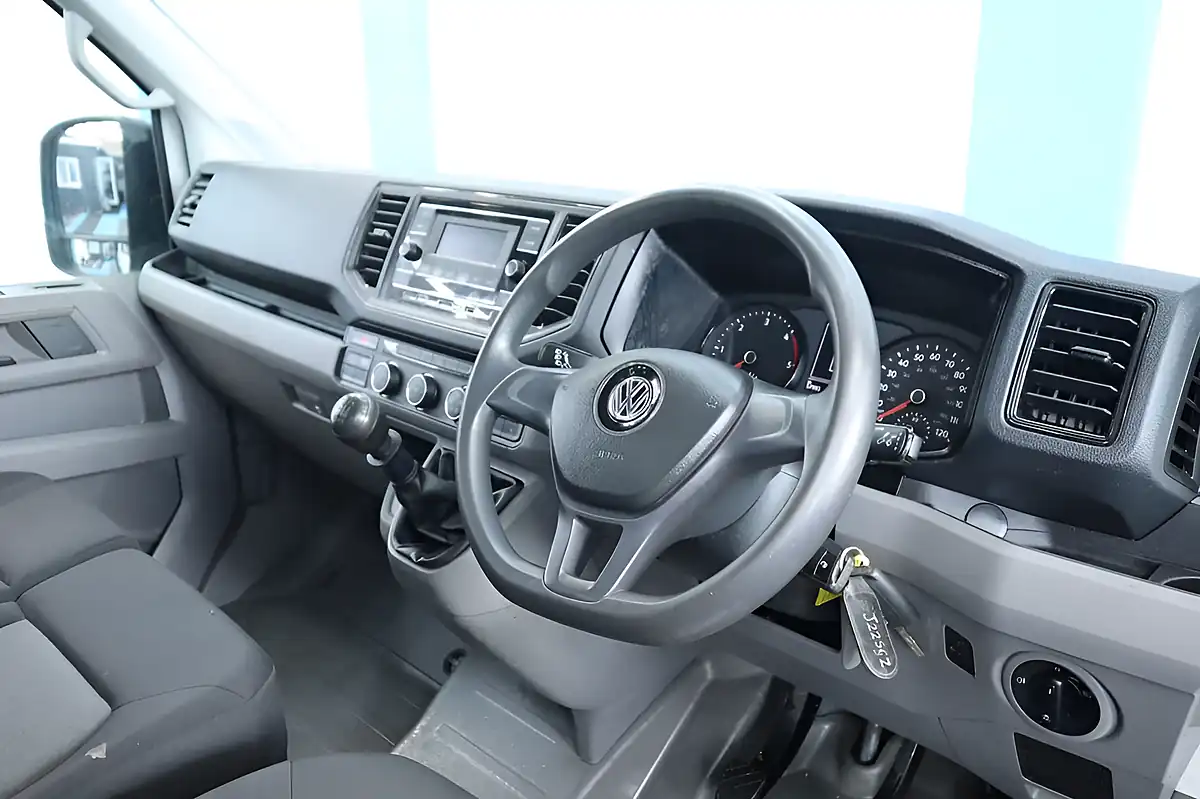 Used 2022 Volkswagen Crafter Startline White - Interior and Exterior details 16