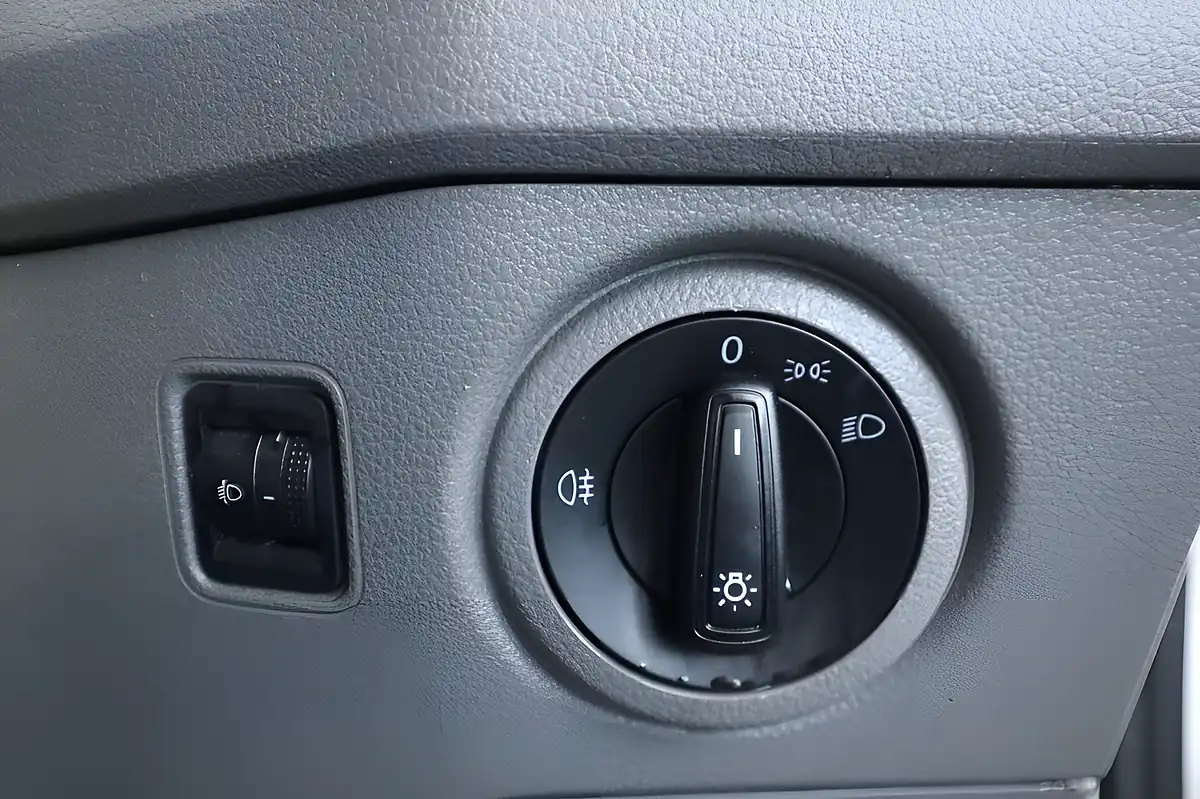 Used 2022 Volkswagen Crafter Startline White - Interior and Exterior details 18
