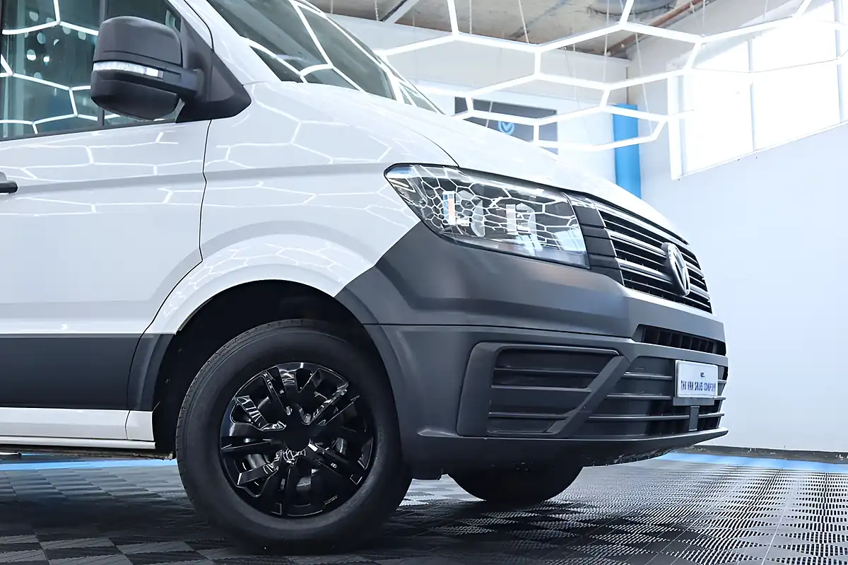Used 2022 Volkswagen Crafter Startline White - Interior and Exterior details 2