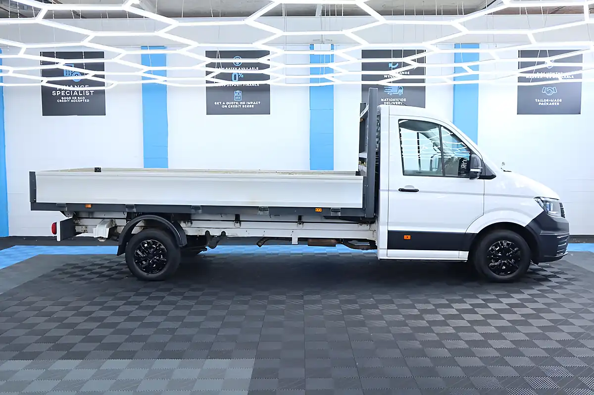 Used 2022 Volkswagen Crafter Startline White - Interior and Exterior details 5