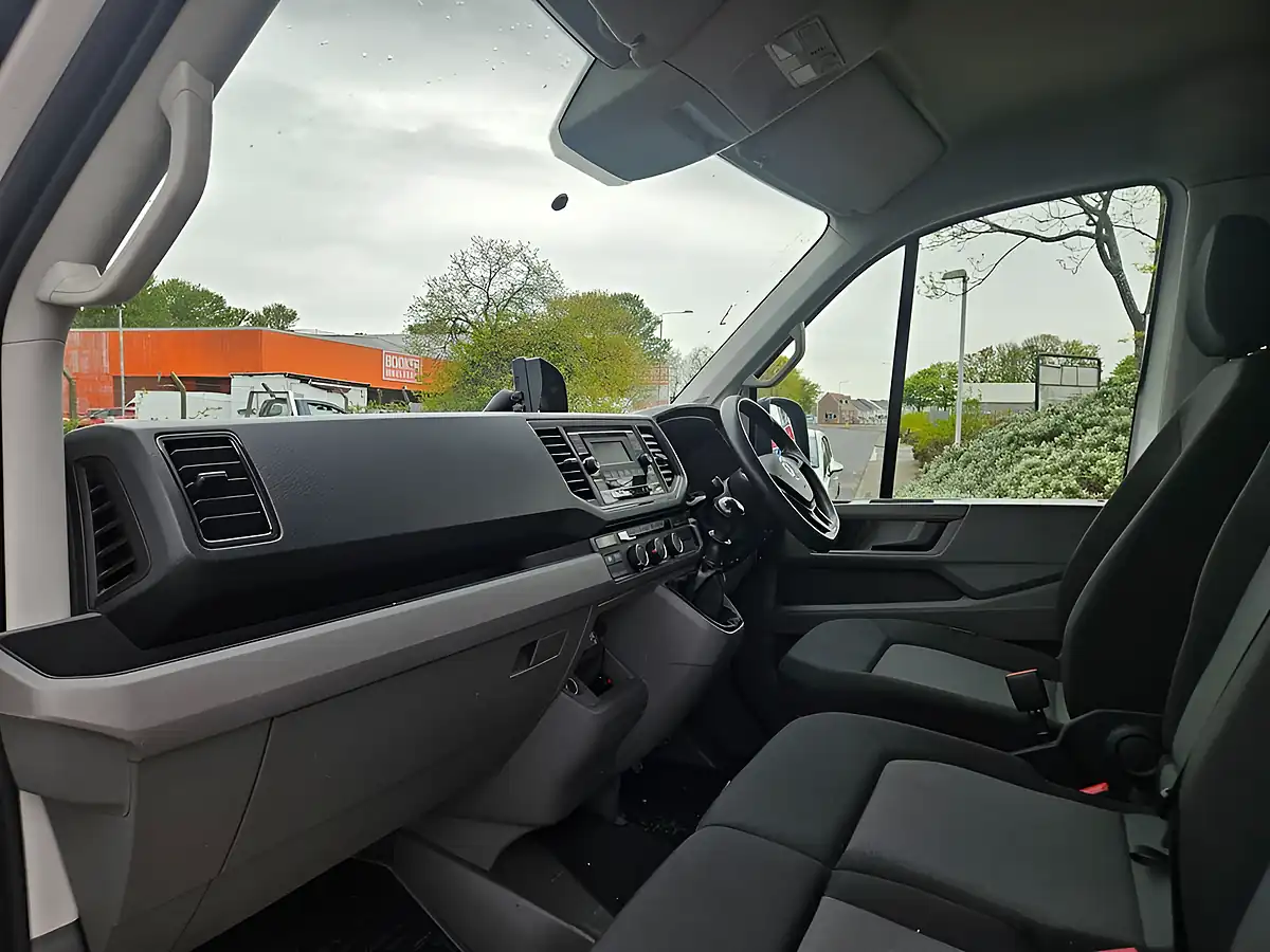 Used 2022 Volkswagen Crafter Startline White - Interior and Exterior details 12