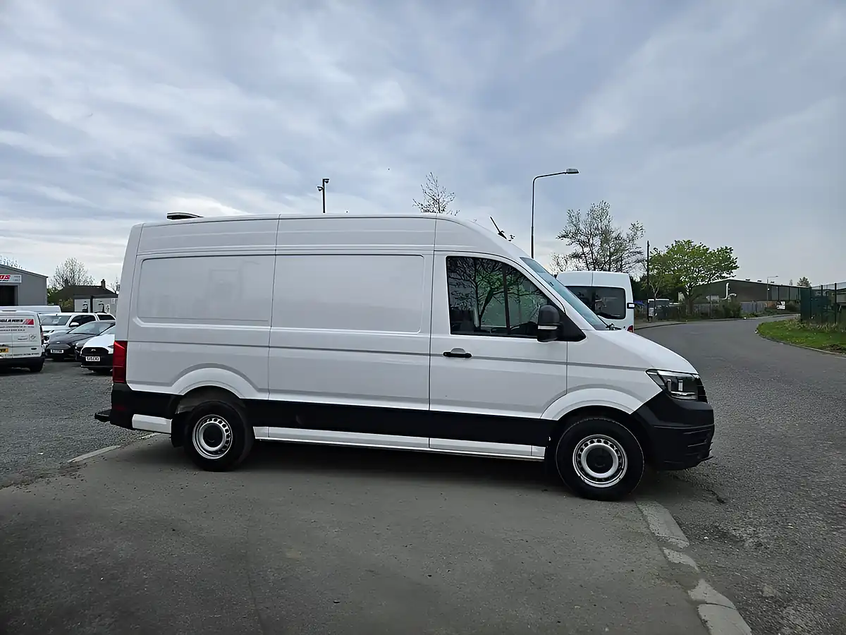 Used 2022 Volkswagen Crafter Startline White - Interior and Exterior details 2