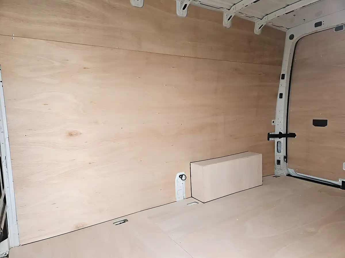 Used 2022 Volkswagen Crafter Startline White - Interior and Exterior details 9