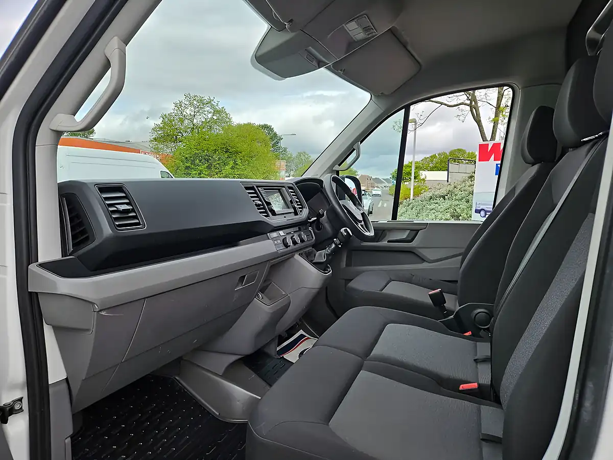 Used 2022 Volkswagen Crafter Startline White - Interior and Exterior details 12