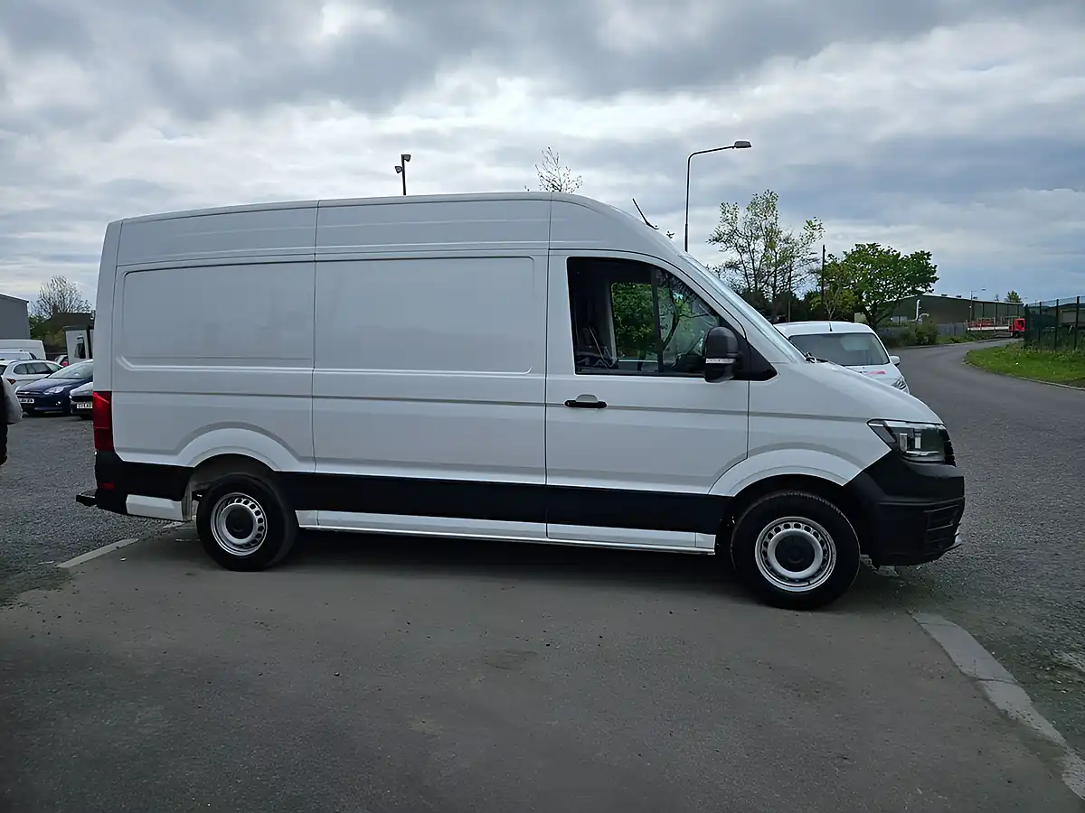 Used 2022 Volkswagen Crafter Startline White - Interior and Exterior details 2