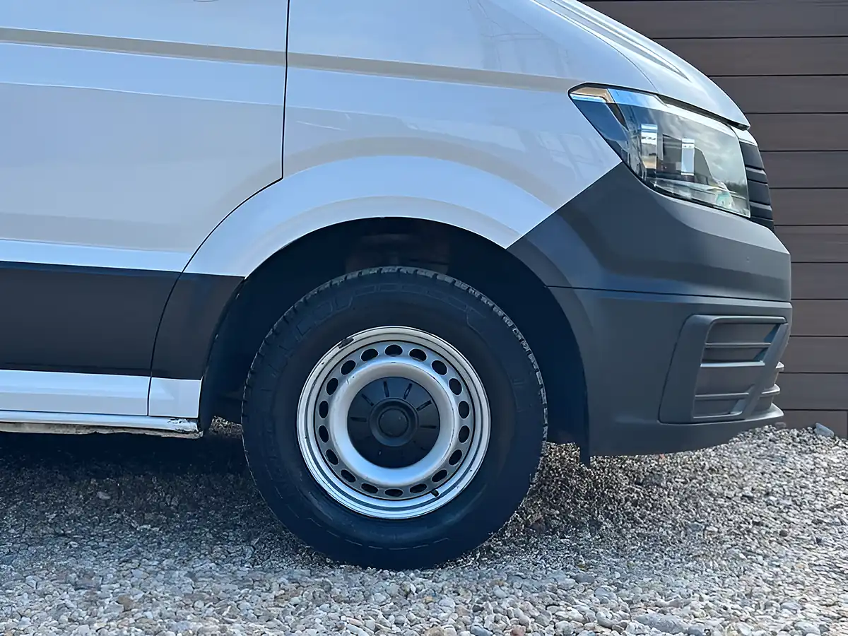 Used 2022 Volkswagen Crafter Startline White - Interior and Exterior details 10